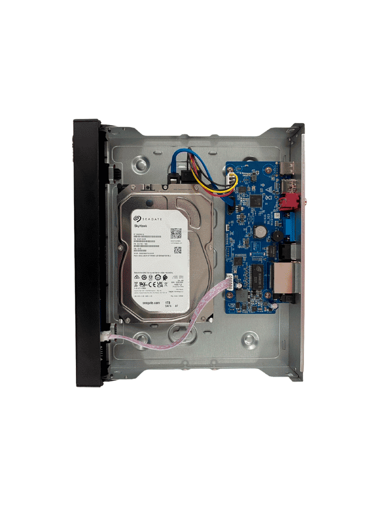 DAHUA KITNVR1104HS-P+4C+4S 1TB- Kit IP de 4 canales con NVR con 4 puertos PoE, 1TB de almacenamiento, y 4 cámaras bullet de 2MP con clasificación IP67. Incluye caja de conexiones PFA12A de policarbonato resistente, ideal para exteriores.