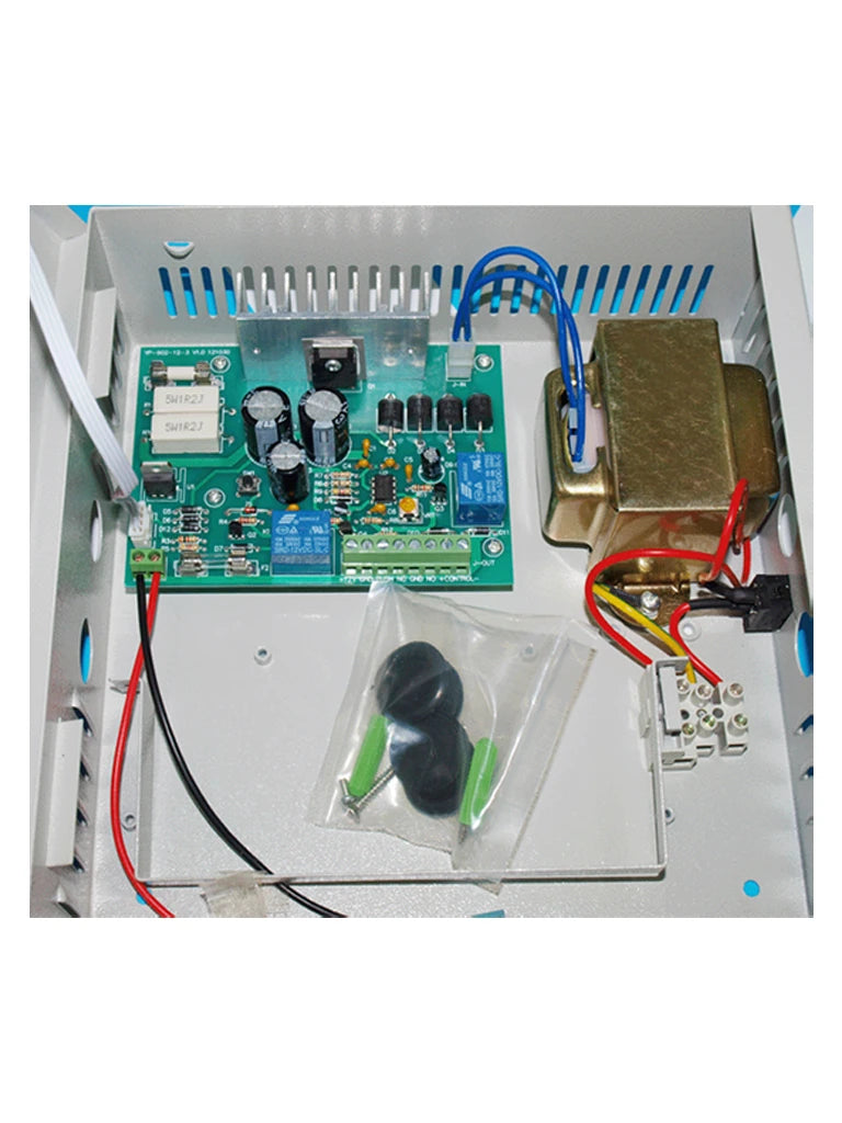 YLI YP902123 - Fuente de Energía para Control de Acceso con Gabinete: Incluye Relevador NO/NC, Protección contra Cortocircuitos y Soporte para Batería de Respaldo